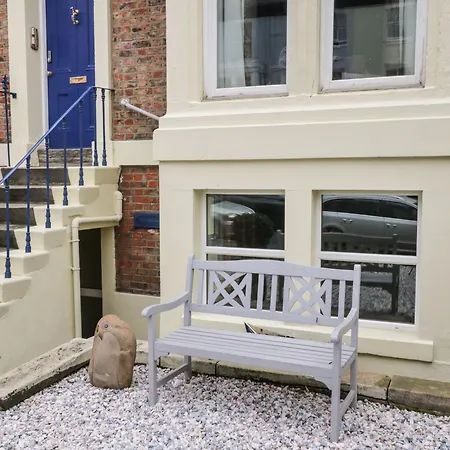 The Hideaway * וויטבי